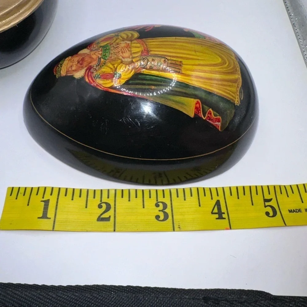 Vintage The Bombay Company Hand Painted Lacquered Egg Shaped Trinket Box